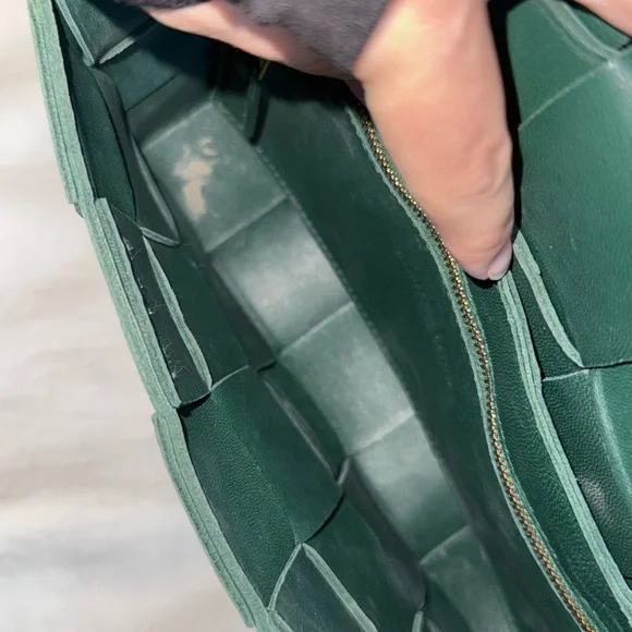 Bottega Veneta Cassette Intrecciato Crossbody Bag Rainforest Green Authentic